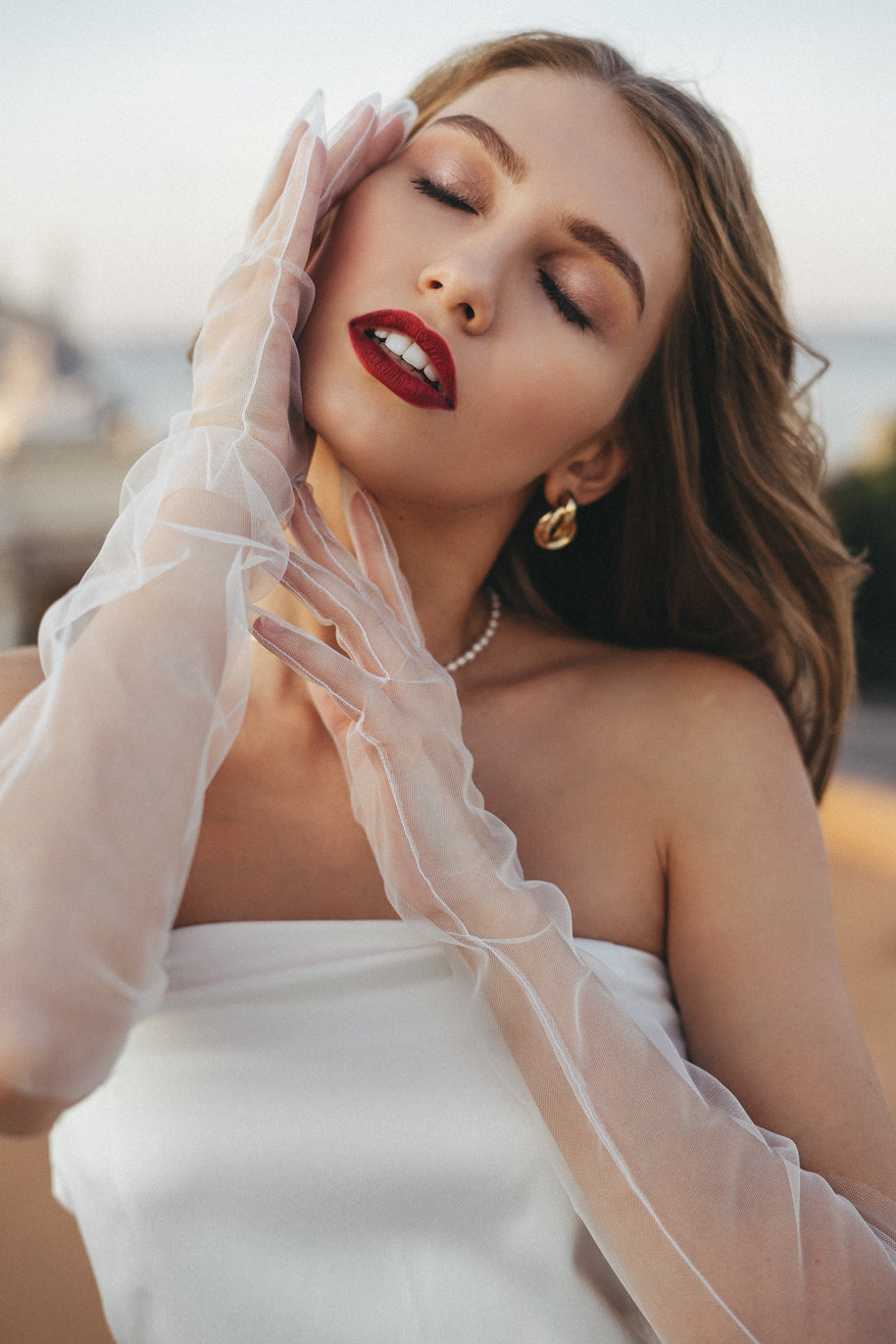 Aurora – Elegant Sheer Tulle Gloves