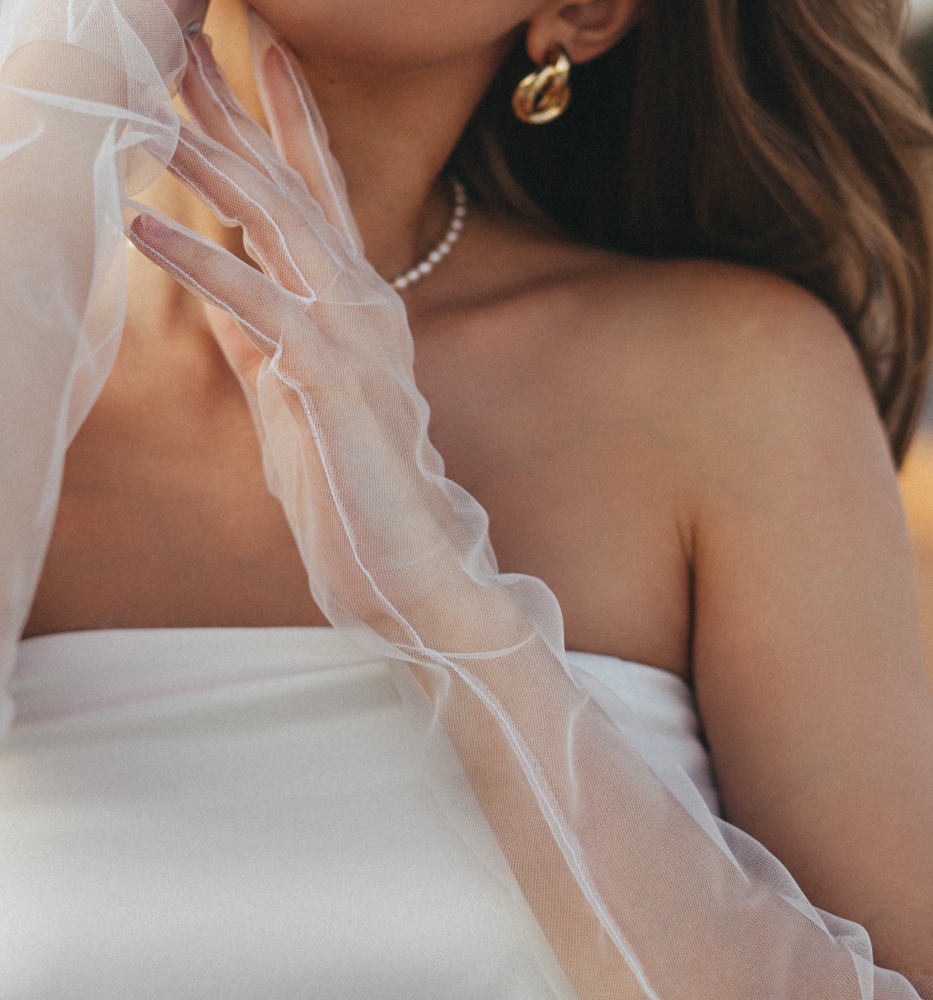Aurora – Elegant Sheer Tulle Gloves
