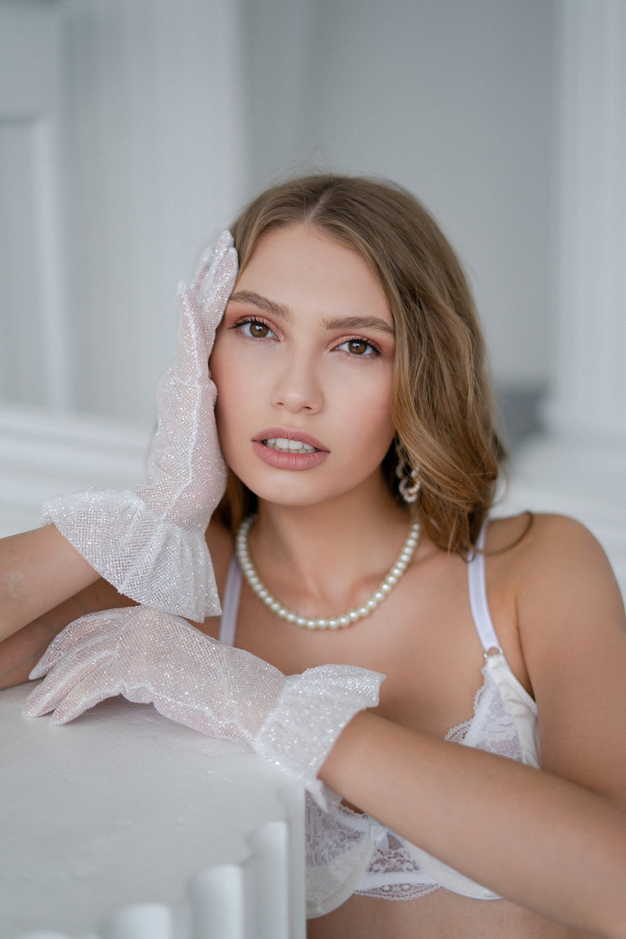 Sparkly Tulle White Glitter Bridal Gloves
