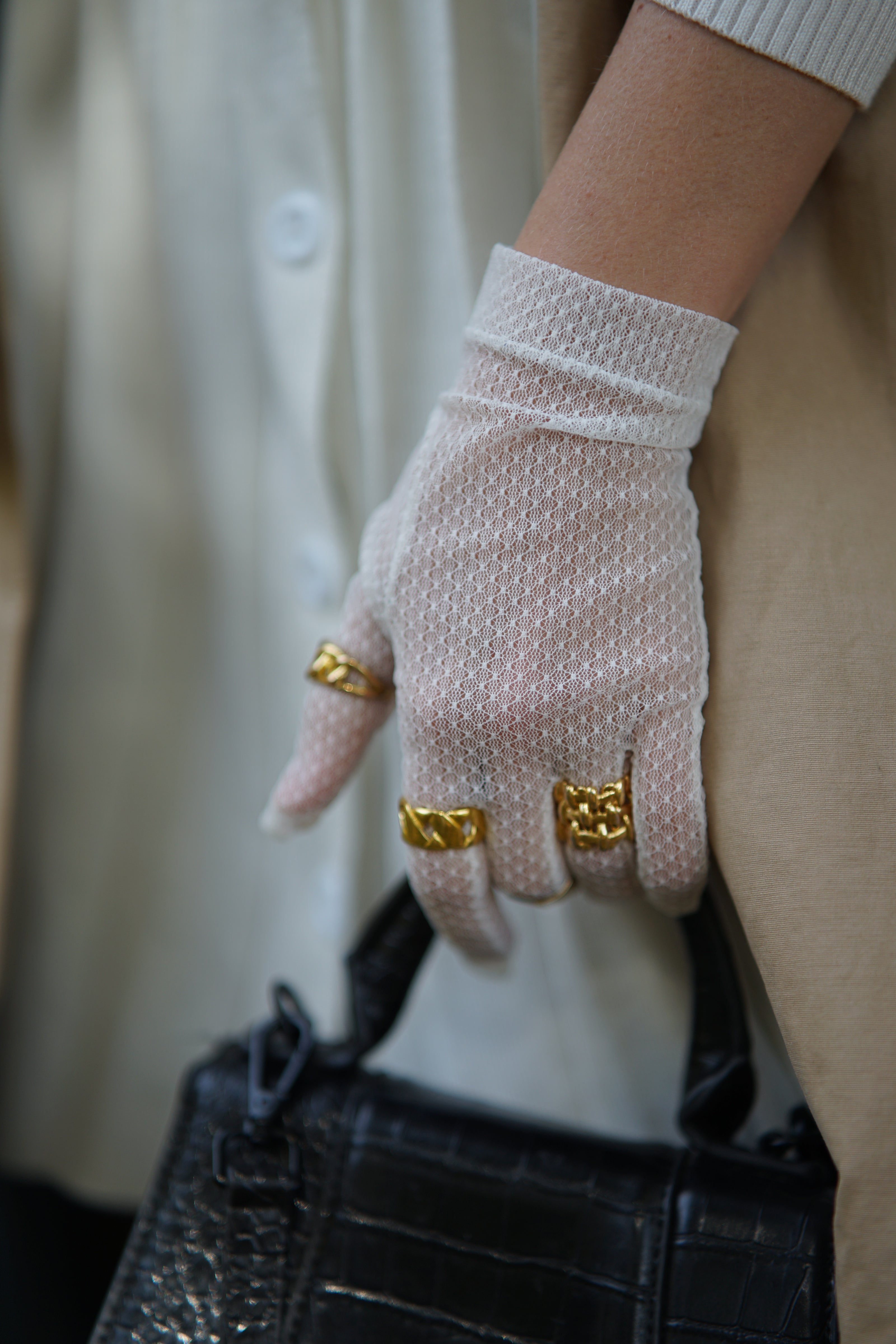 Ivory Mesh Gloves