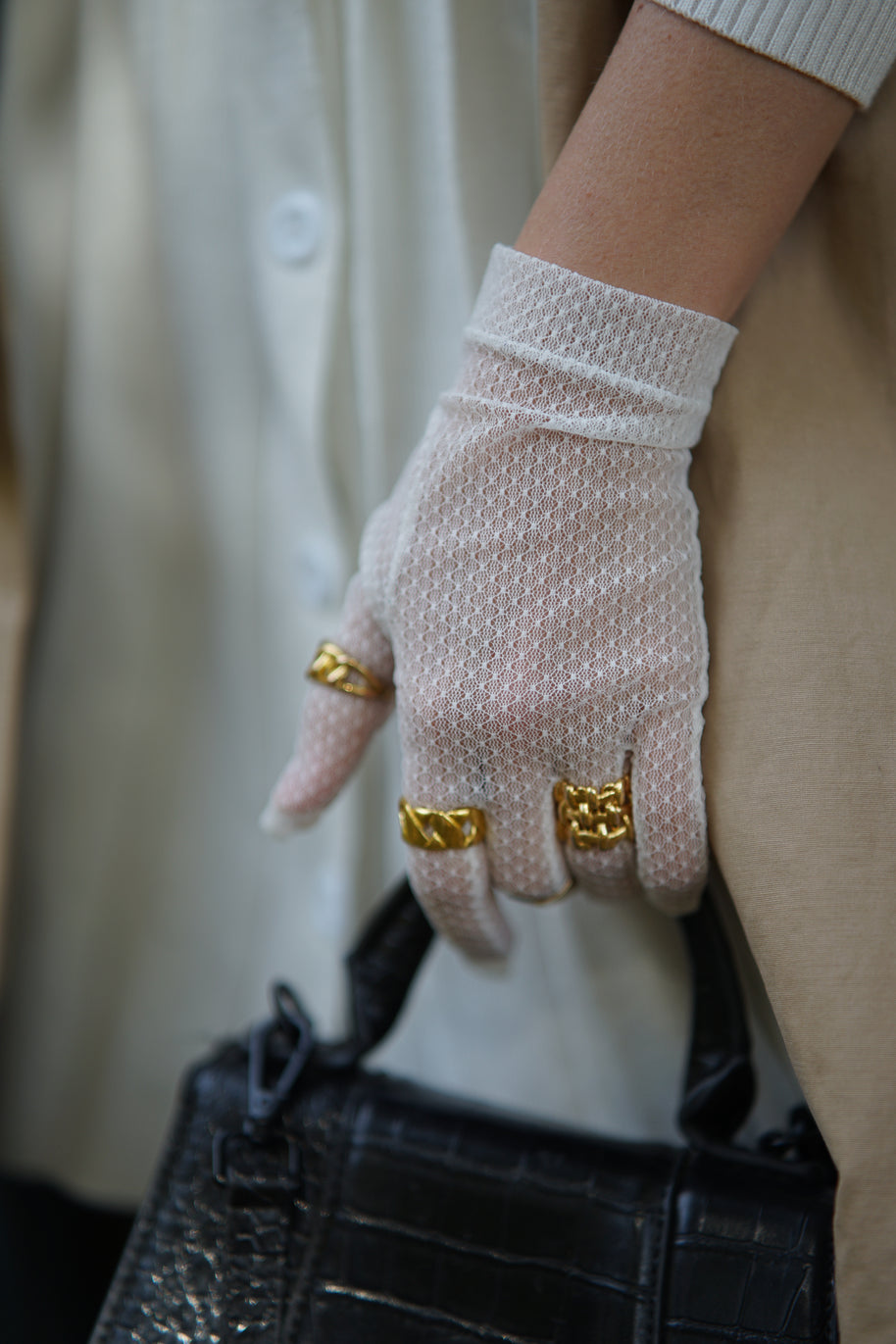 Ivory Mesh Gloves