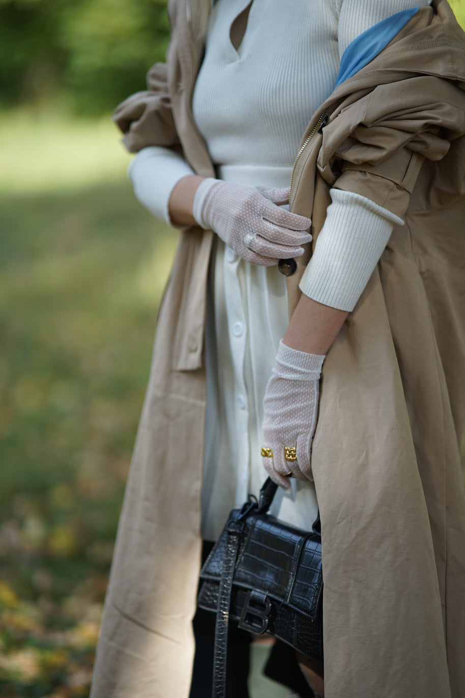 Ivory Mesh Gloves