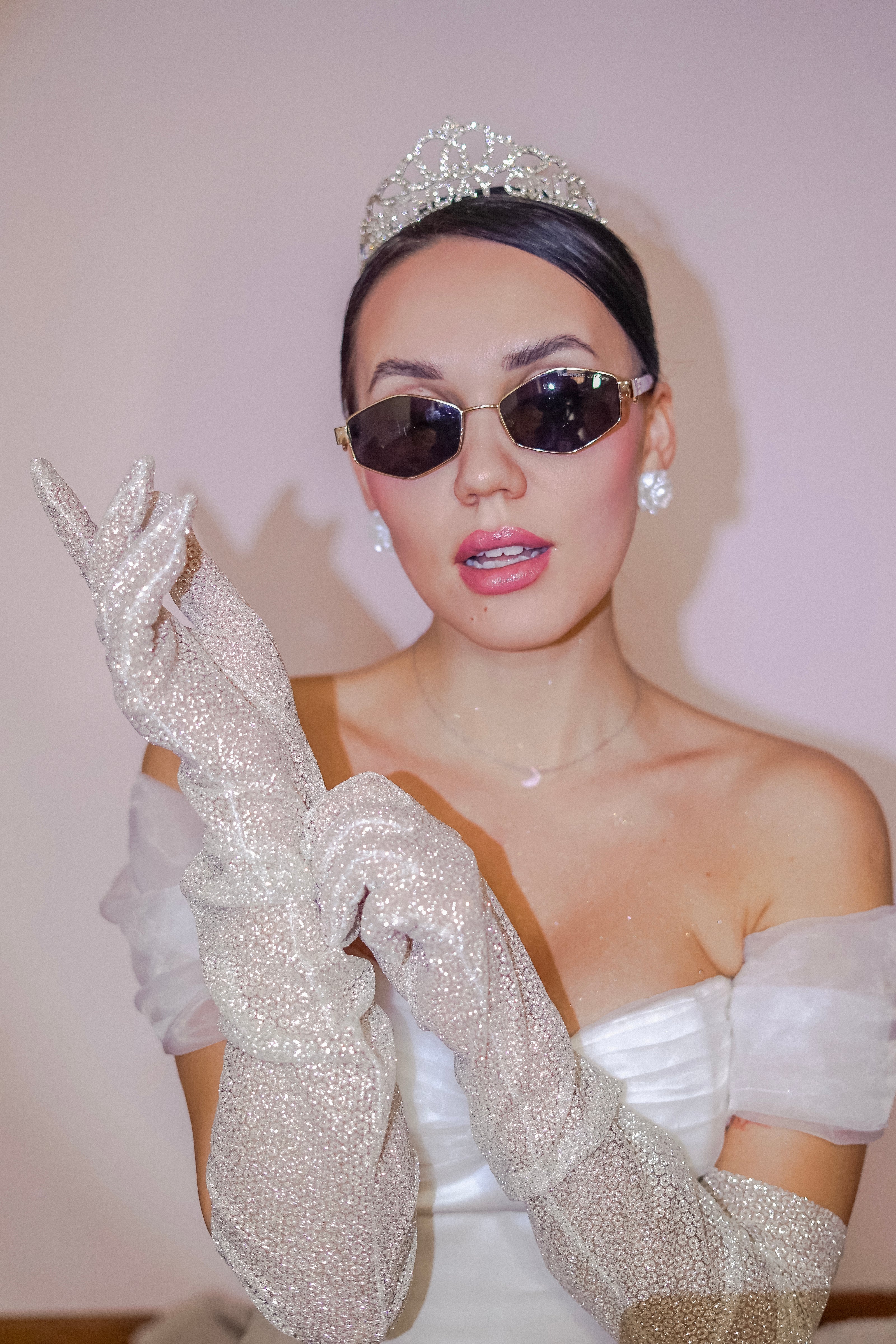 Ultra-Shiny Statement Gloves