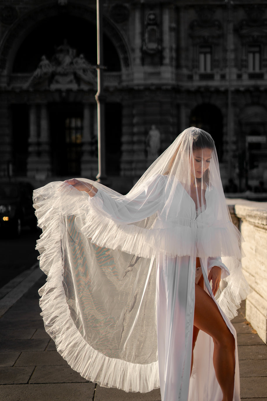 Romantic Ruffled Two-Tier Bridal Veil with Soft Tulle Trim