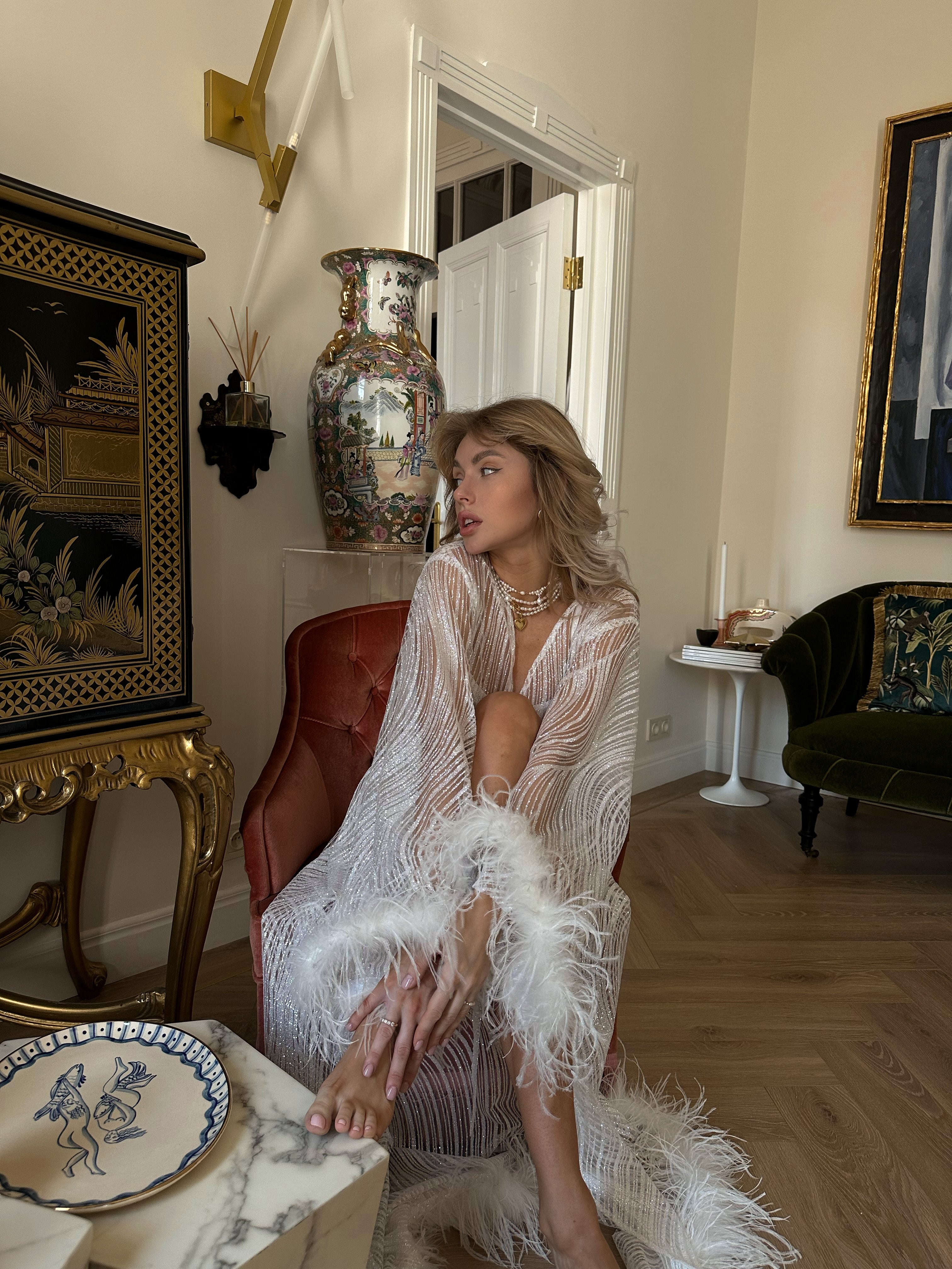 Regal Radiance - Feathered Sparkly Bridal Robe