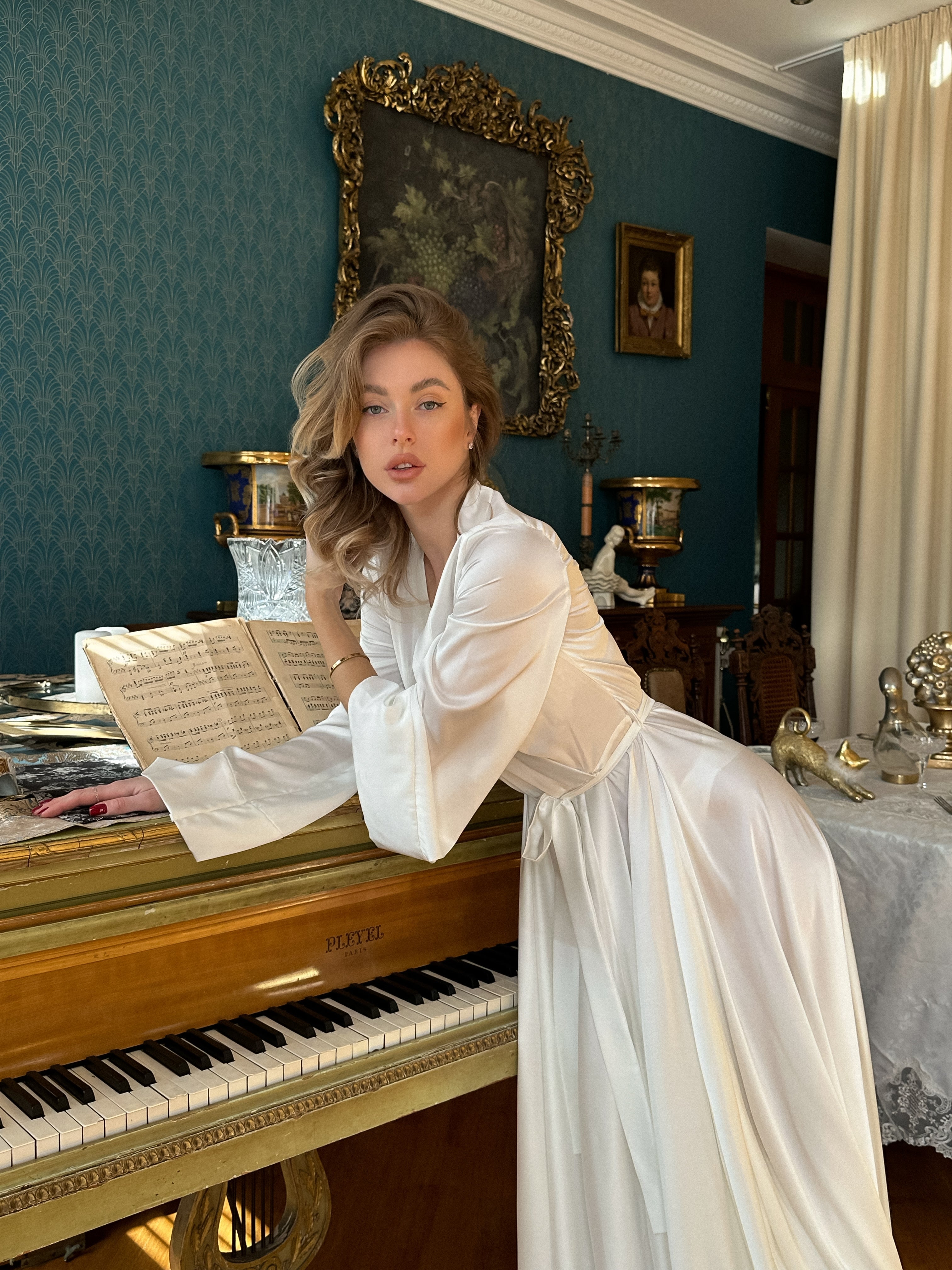 Morning Majesty - Bridal Robe with Train