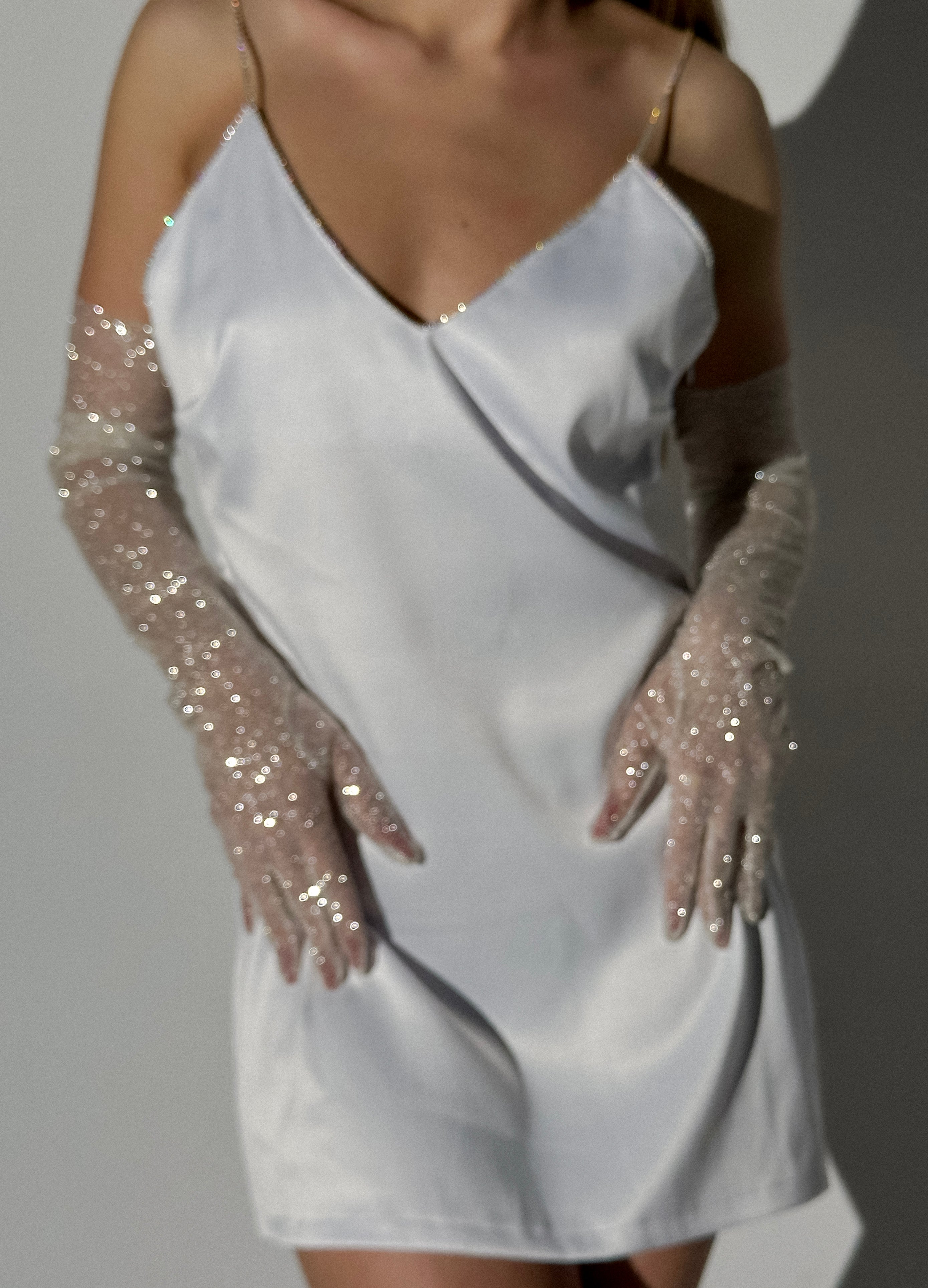 Shimmering Long Glitter Gloves