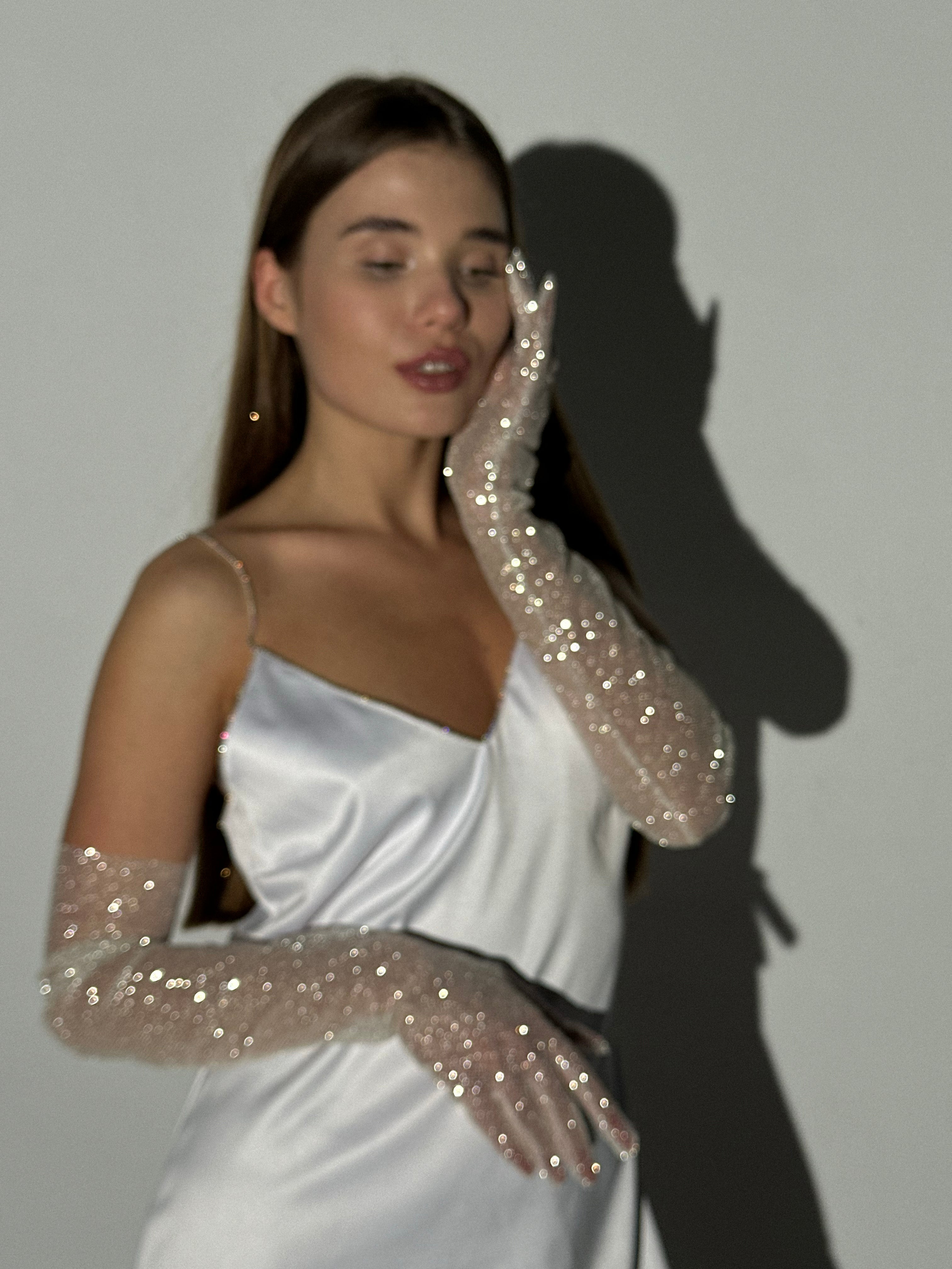 Shimmering Long Glitter Gloves